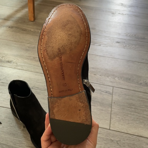 Alexandra McQueen Almond Toe ankle boots - Picture 7 of 11